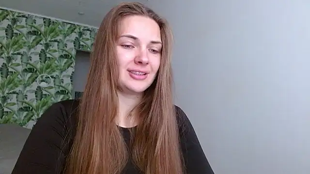 Snapshot of Olivia_shine chatting on October 5, 2025, 4:25 am Olivia shine online show from October 5, 2025, 4:25 am