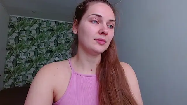 Snapshot of Olivia_shine chatting on November 5, 2025, 5:21 am Olivia shine online show from November 5, 2025, 5:21 am