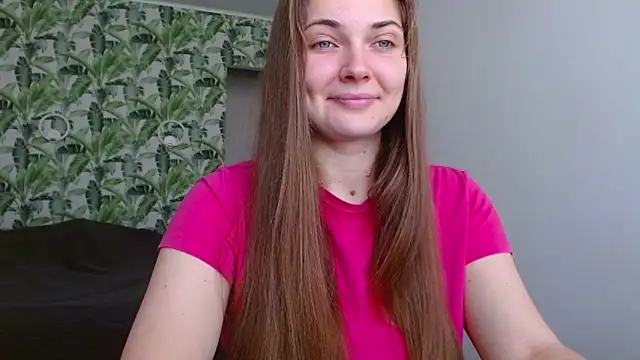 Snapshot of Olivia_shine chatting on November 14, 2025, 5:22 am Olivia shine online show from November 14, 2025, 5:22 am