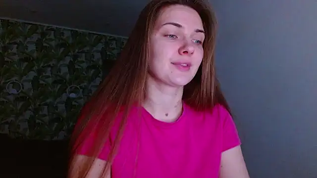 Snapshot of Olivia_shine chatting on December 1, 2025, 5:19 am Olivia shine online show from December 1, 2025, 5:19 am