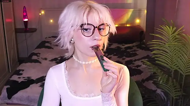 Snapshot of _Moonlight_t chatting on February 5, 2026, 9:38 am Moonlight t online show from February 5, 2026, 9:38 am