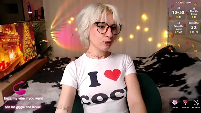  Moonlight t online show from December 3, 2025, 8:58 am