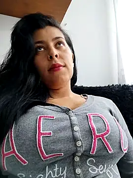 Emily Wane online show from March 17, 2025, 4:33 pm