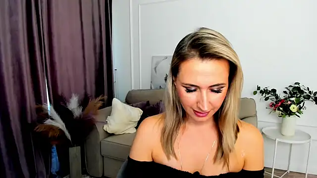 PassionGlow online show from September 19, 2025, 3:54 am