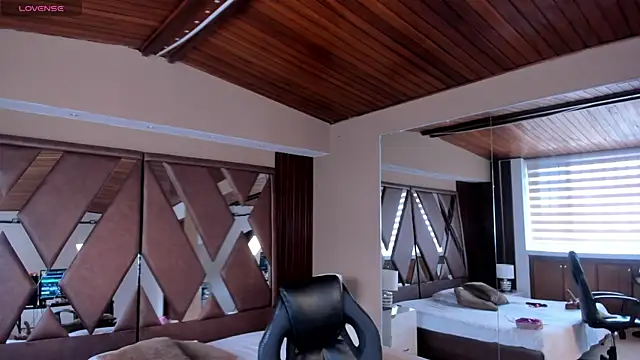 Snapshot of victoria_mooree chatting on December 20, 2025, 6:11 pm victoria mooree online show from December 20, 2025, 6:11 pm