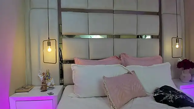 Snapshot of elizavenus chatting on November 26, 2025, 11:43 am elizavenus online show from November 26, 2025, 11:43 am