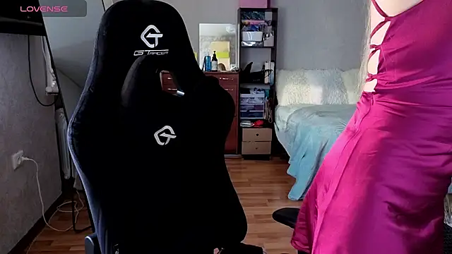 Snapshot of Little_Soph chatting on September 16, 2025, 1:34 pm Little Soph online show from September 16, 2025, 1:34 pm