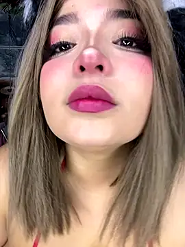 Snapshot of CharlotteMillers chatting on December 4, 2025, 4:44 am CharlotteMillers online show from December 4, 2025, 4:44 am