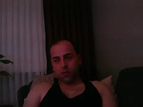 Snapshot of Yldrmm_9553 chatting on July 6, 2026, 8:33 pm Yldrmm 9553 online show from July 6, 2026, 8:33 pm