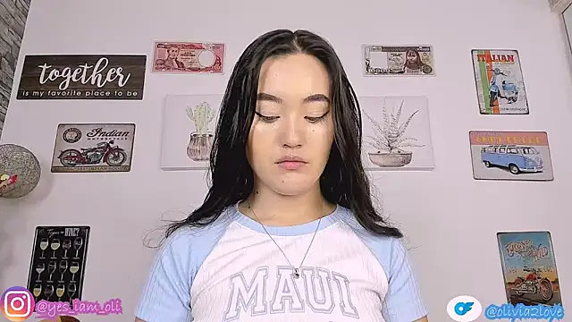 olivia22love online show from October 24, 2025, 11:42 am