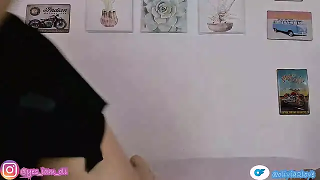 olivia22love online show from November 30, 2025, 3:02 pm