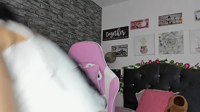 olivia22love online show from February 11, 2025, 3:08 pm