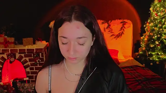 Snapshot of YasmineWest chatting on December 15, 2025, 1:55 am YasmineWest online show from December 15, 2025, 1:55 am