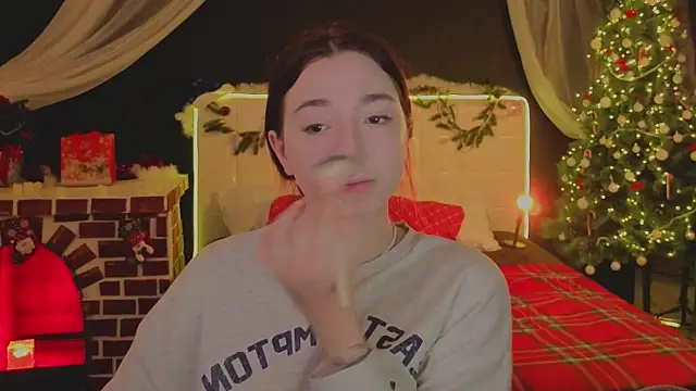 Snapshot of YasmineWest chatting on December 2, 2025, 2:01 am YasmineWest online show from December 2, 2025, 2:01 am