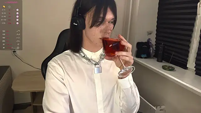 carthylovvve online show from October 31, 2025, 4:36 pm