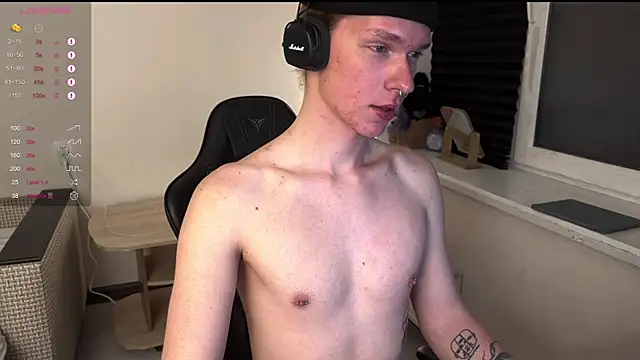 Snapshot of carthylovvve chatting on April 12, 2026, 12:58 am carthylovvve online show from April 12, 2026, 12:58 am