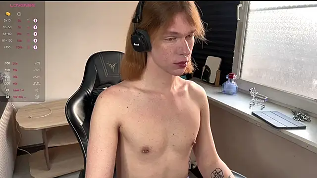 Snapshot of carthylovvve chatting on April 16, 2026, 3:18 am carthylovvve online show from April 16, 2026, 3:18 am