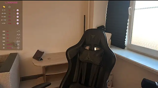 Snapshot of carthylovvve chatting on April 5, 2026, 2:57 pm carthylovvve online show from April 5, 2026, 2:57 pm