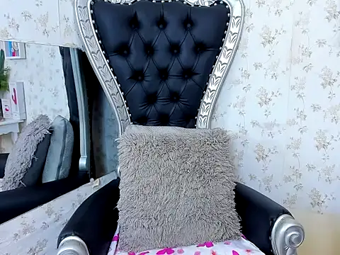 Snapshot of milf_bigass_ chatting on November 28, 2025, 12:16 pm milf bigass online show from November 28, 2025, 12:16 pm