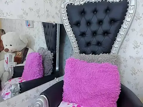 Snapshot of milf_bigass_ chatting on December 15, 2025, 1:06 pm milf bigass online show from December 15, 2025, 1:06 pm