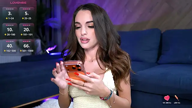 Snapshot of EsmeAinsley chatting on December 18, 2025, 1:55 am EsmeAinsley online show from December 18, 2025, 1:55 am