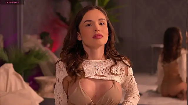 Snapshot of EsmeAinsley chatting on March 17, 2025, 10:19 pm EsmeAinsley online show from March 17, 2025, 10:19 pm