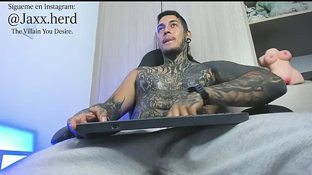 Snapshot of JAXXXONHERD chatting on December 15, 2025, 8:25 pm JAXXXONHERD online show from December 15, 2025, 8:25 pm