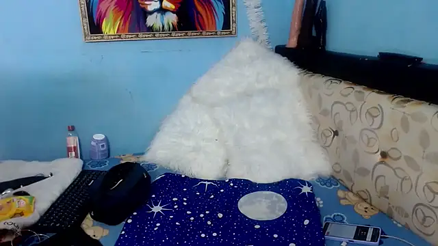 Snapshot of CamelliaLong chatting on November 17, 2025, 8:35 pm CamelliaLong online show from November 17, 2025, 8:35 pm