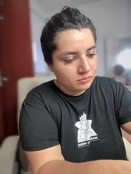 Snapshot of horny_roomiess chatting on September 24, 2025, 9:43 pm horny roomiess online show from September 24, 2025, 9:43 pm