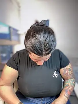 Snapshot of horny_roomiess chatting on October 16, 2025, 10:40 pm horny roomiess online show from October 16, 2025, 10:40 pm