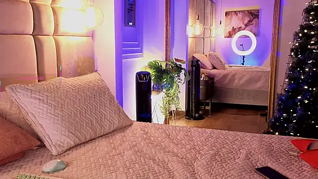 Snapshot of Victoria-Harper chatting on December 17, 2025, 9:47 am Victoria-Harper online show from December 17, 2025, 9:47 am