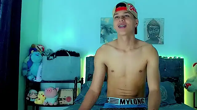 Liamscott  online show from February 11, 2026, 3:23 pm