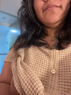 Snapshot of JulianaCastillo chatting on May 27, 2026, 9:16 am JulianaCastillo online show from May 27, 2026, 9:16 am
