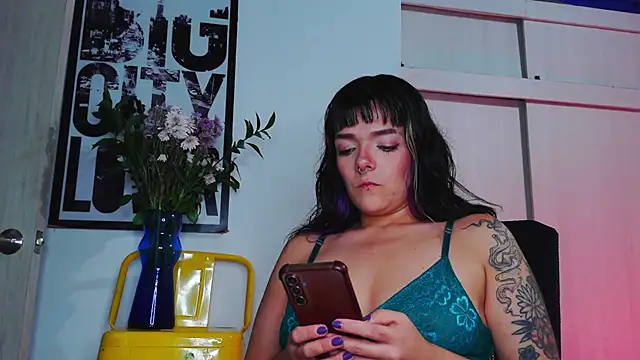 purple em69 online show from January 9, 2026, 1:23 am