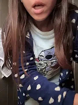 Snapshot of rossana99_ chatting on December 22, 2024, 1:00 pm rossana99  online show from December 22, 2024, 1:00 pm