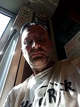 Snapshot of tinybear79 chatting on May 30, 2026, 2:55 pm tinybear79 online show from May 30, 2026, 2:55 pm