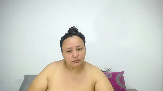 Snapshot of CrushOnMe_ chatting on May 16, 2026, 1:04 am CrushOnMe online show from May 16, 2026, 1:04 am