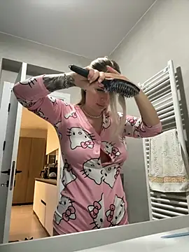 Megan Ros online show from November 13, 2025, 5:00 am