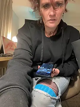 Snapshot of renegade_vyxxen chatting on March 23, 2025, 5:54 am renegade vyxxen online show from March 23, 2025, 5:54 am