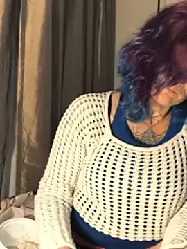 Snapshot of renegade_vyxxen chatting on January 8, 2026, 3:23 am renegade vyxxen online show from January 8, 2026, 3:23 am