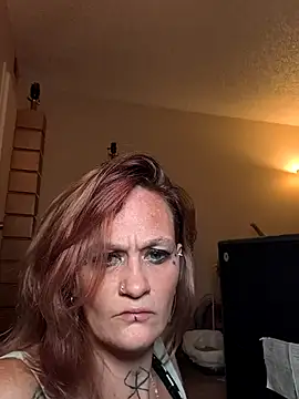 Snapshot of renegade_vyxxen chatting on December 21, 2025, 9:37 pm renegade vyxxen online show from December 21, 2025, 9:37 pm