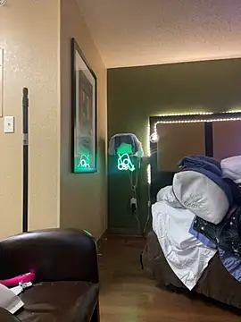 Snapshot of renegade_vyxxen chatting on January 27, 2025, 11:33 pm renegade vyxxen online show from January 27, 2025, 11:33 pm