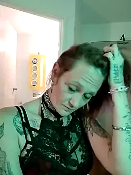 Snapshot of renegade_vyxxen chatting on March 6, 2025, 6:41 am renegade vyxxen online show from March 6, 2025, 6:41 am