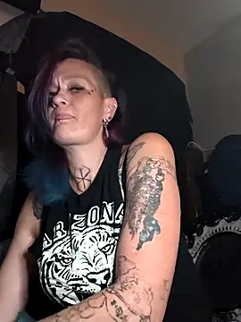 Snapshot of renegade_vyxxen chatting on January 7, 2026, 7:24 am renegade vyxxen online show from January 7, 2026, 7:24 am