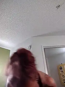 Snapshot of renegade_vyxxen chatting on March 7, 2025, 6:24 am renegade vyxxen online show from March 7, 2025, 6:24 am