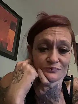 Snapshot of renegade_vyxxen chatting on February 11, 2025, 12:15 pm renegade vyxxen online show from February 11, 2025, 12:15 pm