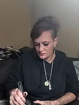 Snapshot of renegade_vyxxen chatting on December 3, 2025, 9:09 am renegade vyxxen online show from December 3, 2025, 9:09 am