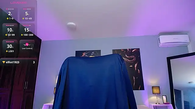 Snapshot of JasmineCampbell_ chatting on October 11, 2025, 8:32 pm JasmineCampbell online show from October 11, 2025, 8:32 pm