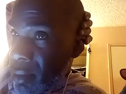 Snapshot of Blkstylion chatting on April 19, 2026, 3:57 pm Blkstylion online show from April 19, 2026, 3:57 pm