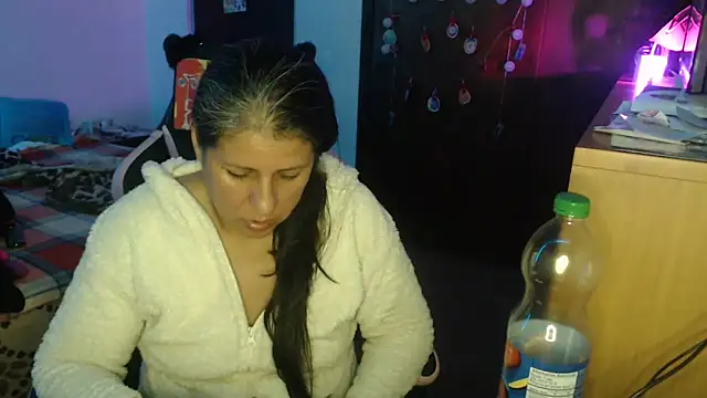 Snapshot of LucifernandaSw chatting on April 16, 2026, 11:29 pm LucifernandaSw online show from April 16, 2026, 11:29 pm